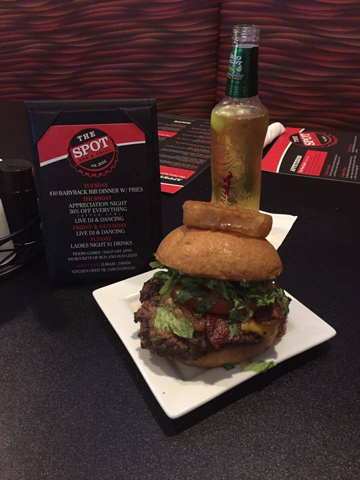 The Spot Bar & Grill | restaurant | 32456 Gratiot Ave, Roseville, MI 48066, USA | 5865418055 OR +1 586-541-8055