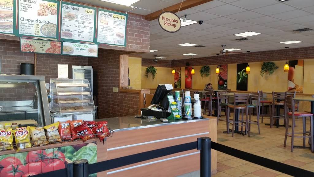Subway | restaurant | 1401 S Neil St, Champaign, IL 61820, USA | 2173598565 OR +1 217-359-8565