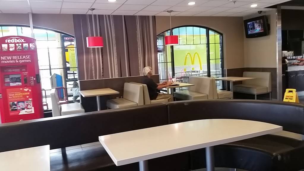McDonalds | cafe | 15920 W 87th St Pkwy, Lenexa, KS 66215, USA | 9135994560 OR +1 913-599-4560
