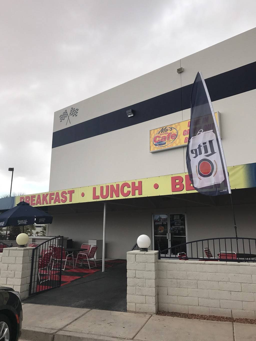 Mos Race Day Cafe | restaurant | 6825 Speedway Blvd Ste B101A, Las Vegas, NV 89115, USA | 7026321011 OR +1 702-632-1011