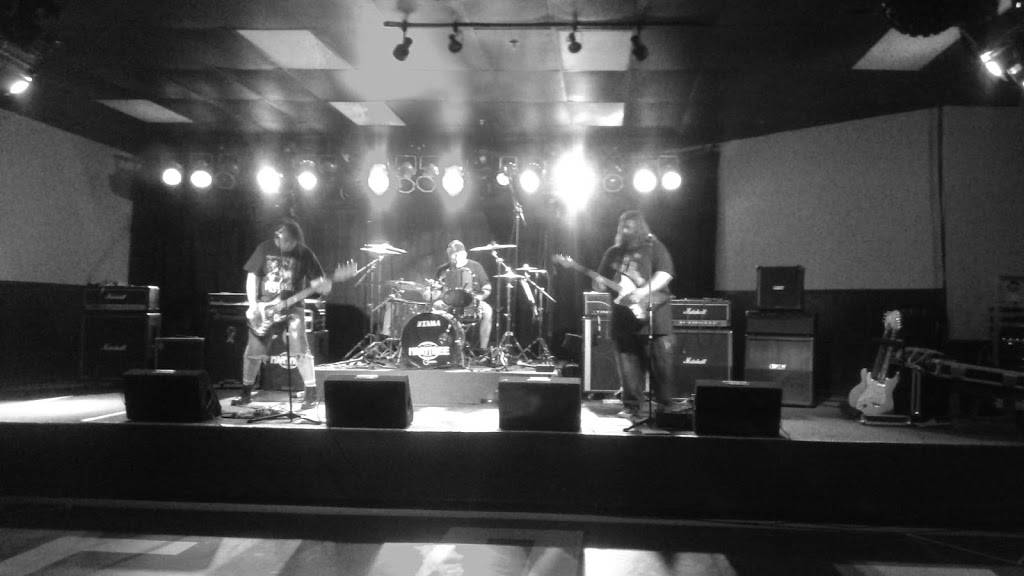 Brick House Restaurant & Lounge | restaurant | 510 US-17 BUS, Surfside Beach, SC 29575, USA | 8432382695 OR +1 843-238-2695