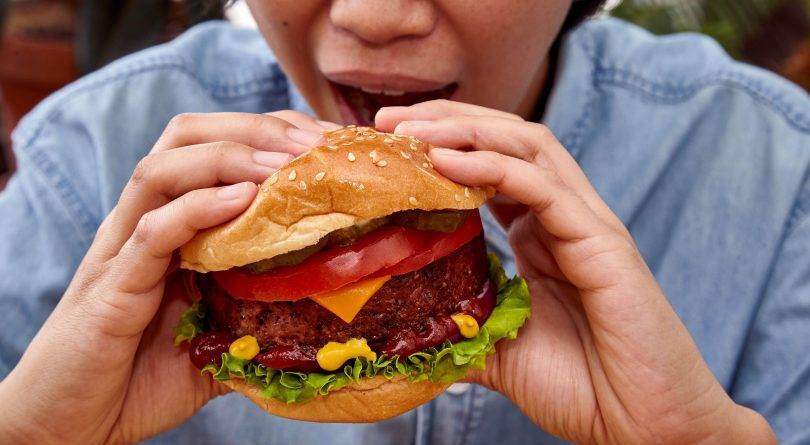 Sneakers Eatery and Pub | restaurant | 1317 Central Ave, Fort Dodge, IA 50501, USA | 5155763336 OR +1 515-576-3336