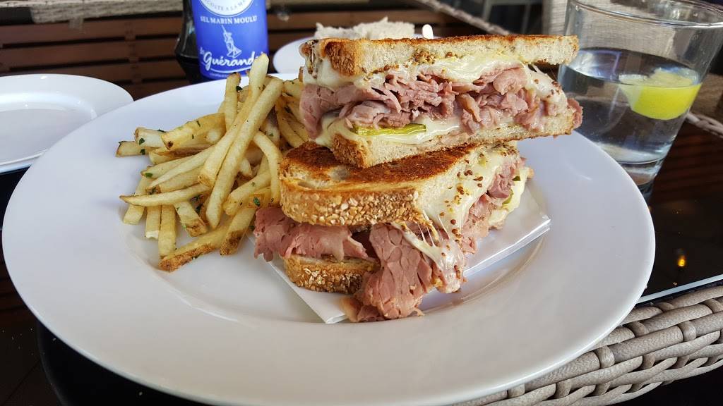 Paul Martins American Grill | restaurant | 455 S Lake Ave Suite 102, Pasadena, CA 91101, USA | 6267737600 OR +1 626-773-7600