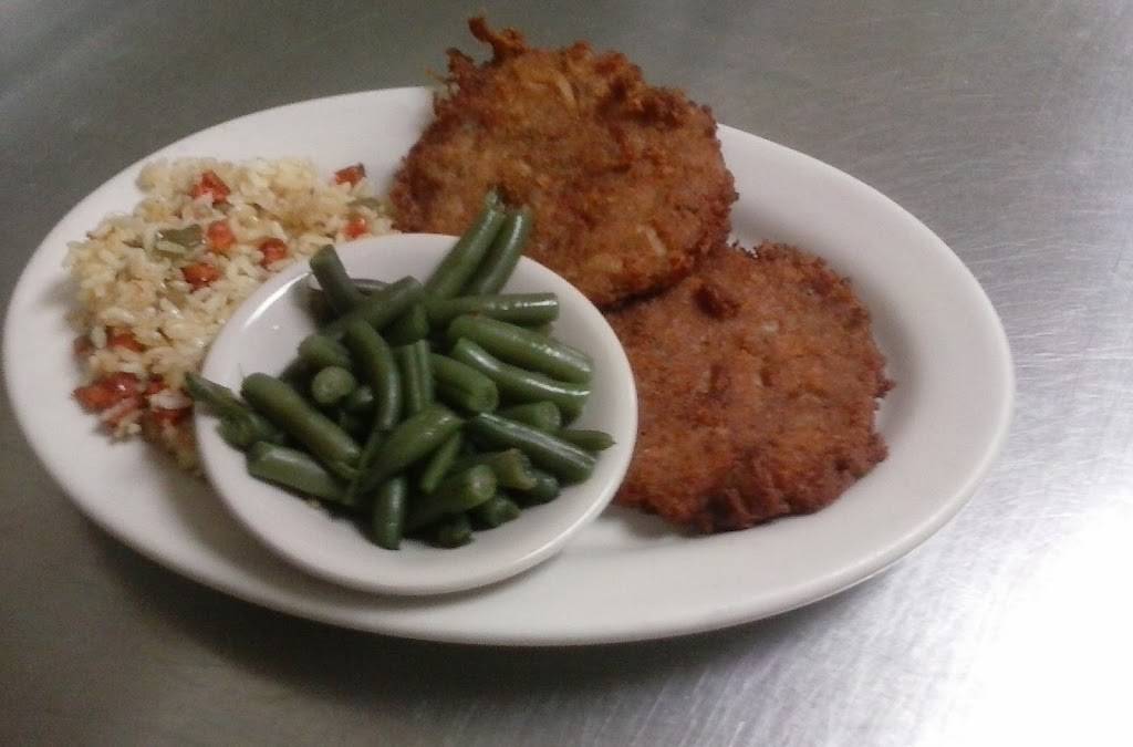 Country Carriage Restaurant | restaurant | 9237 Miller Rd, Swartz Creek, MI 48473, USA | 8106352431 OR +1 810-635-2431