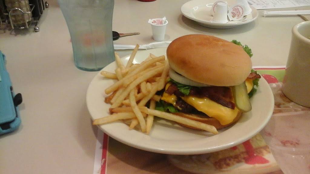 Steak n Shake | restaurant | 1036 Mineral Wells Ave, Paris, TN 38242, USA | 7314077341 OR +1 731-407-7341