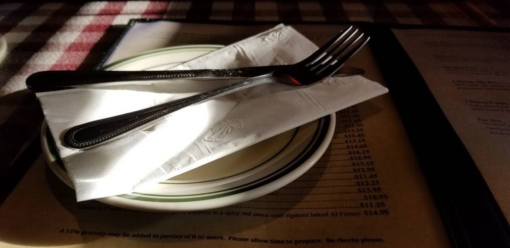 Di Ciccos Sunnyside | restaurant | 5635 E Kings Canyon Rd, Fresno, CA 93727, USA | 5592527100 OR +1 559-252-7100