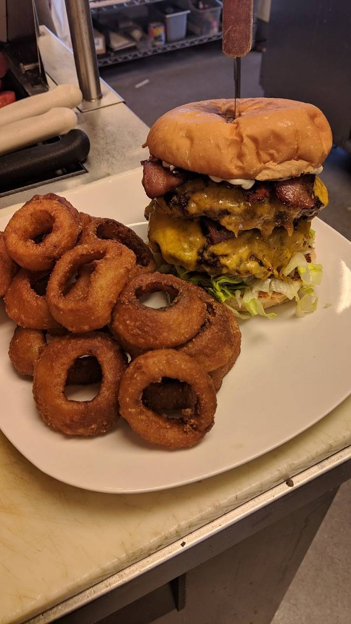 Mels Dive In | restaurant | 24335 CA-99, Acampo, CA 95220, USA | 2093342233 OR +1 209-334-2233