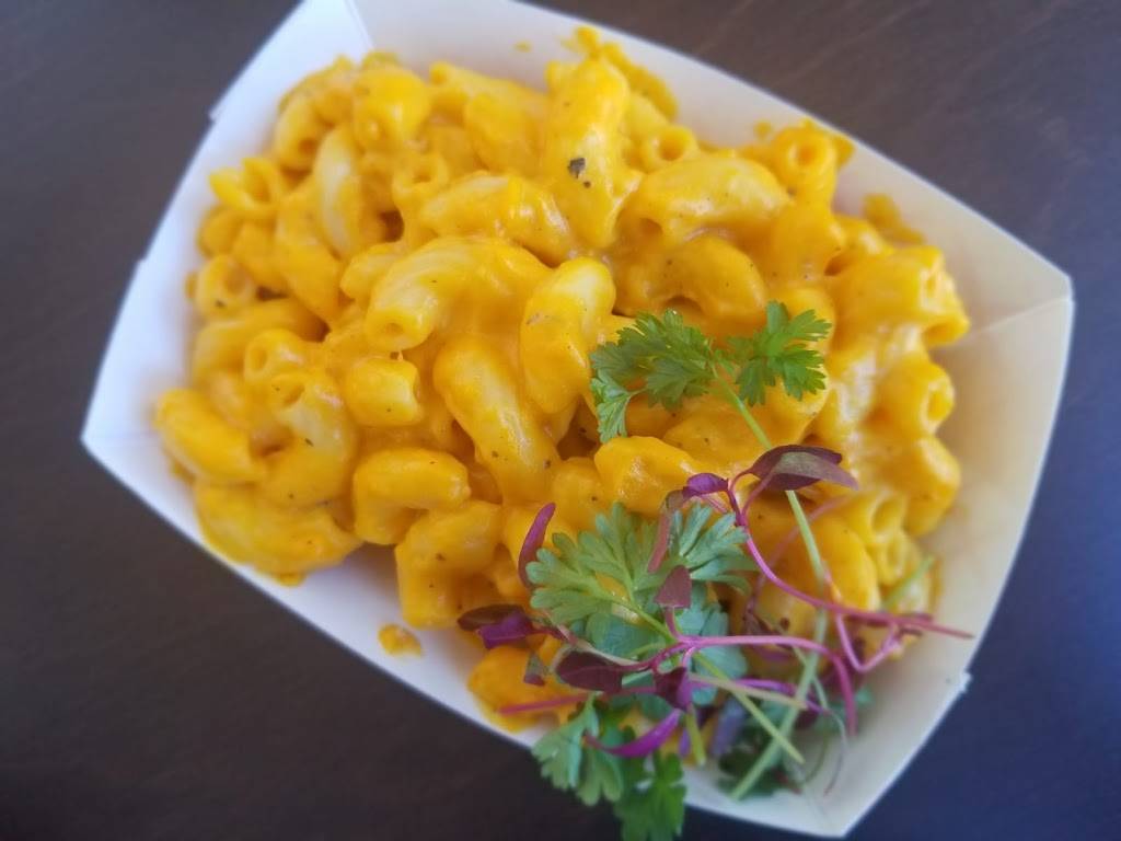 Desert Island Eatery | restaurant | 4213 W Bell Rd, Phoenix, AZ 85053, USA | 6026750434 OR +1 602-675-0434