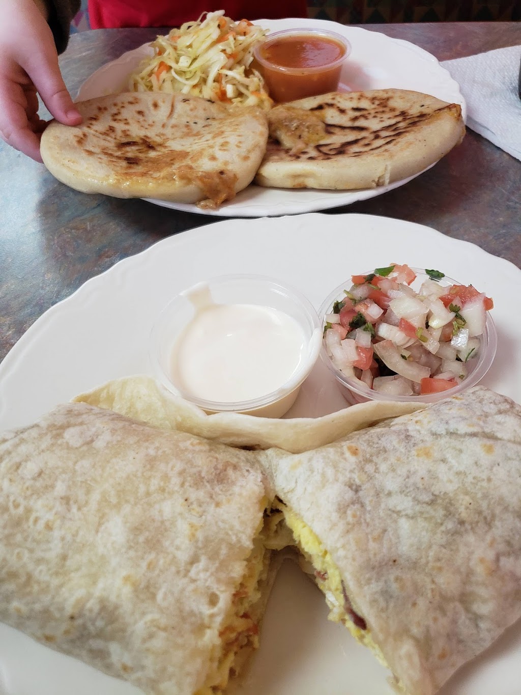 Lorenas Deli | restaurant | 10997 Nokesville Rd, Manassas, VA 20110, USA | 7033315511 OR +1 703-331-5511