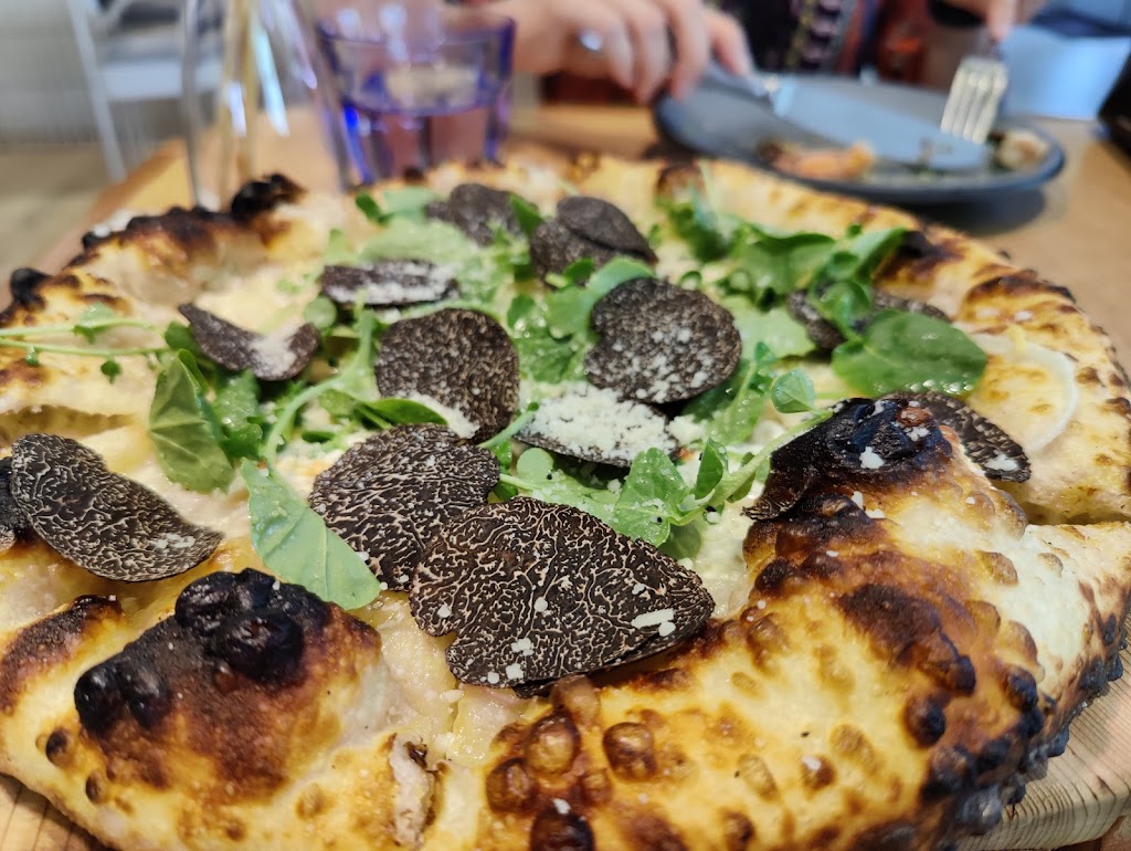 avec River North | restaurant | 141 W Erie St, Chicago, IL 60654, USA | 3127361778 OR +1 312-736-1778