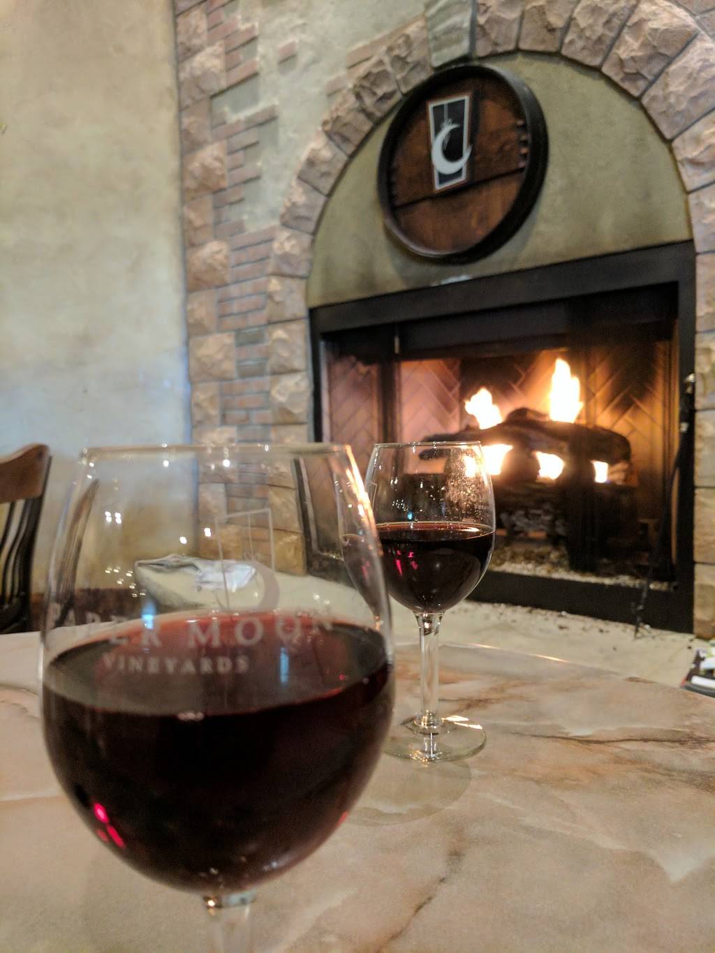 Paper Moon Vineyards | restaurant | 2008 State Rd, Vermilion, OH 44089, USA | 4409672500 OR +1 440-967-2500