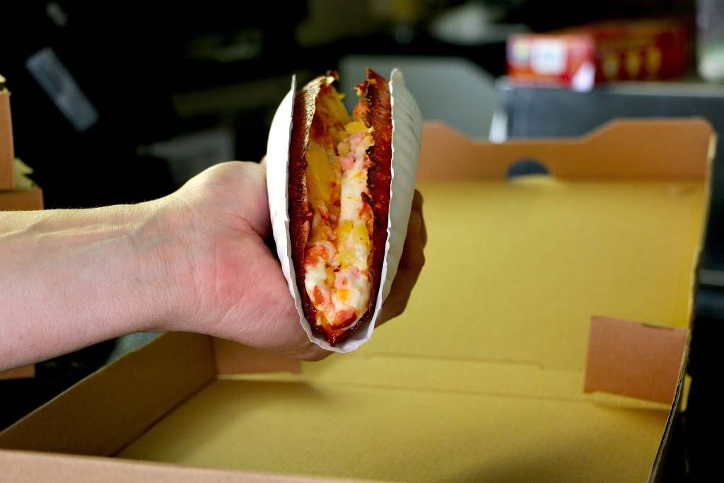 La Masrrikita Pizzeria | restaurant | 9101 W Okeechobee Rd, Hialeah Gardens, FL 33016, USA | 3058229281 OR +1 305-822-9281