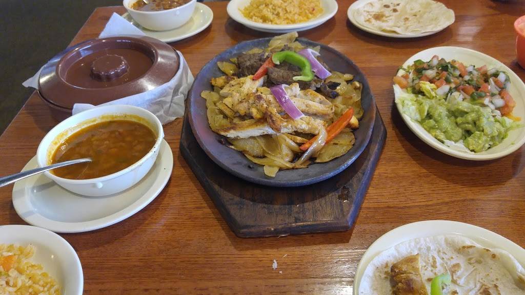 La Casona Mexican Restaurant & Cantina | restaurant | 10292 US-59, Wharton, TX 77488, USA | 9792822755 OR +1 979-282-2755