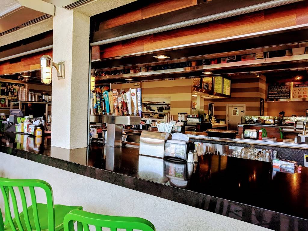 Wahlburgers | restaurant | Waterford Lakes, 749 N Alafaya Trail, Orlando, FL 32828, USA | 4075456434 OR +1 407-545-6434