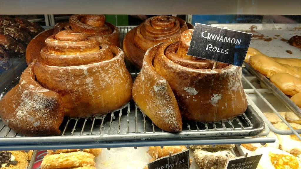 Hurts Donut | bakery | 1111 E Republic Rd #164, Springfield, MO 65807, USA | 4177557574 OR +1 417-755-7574