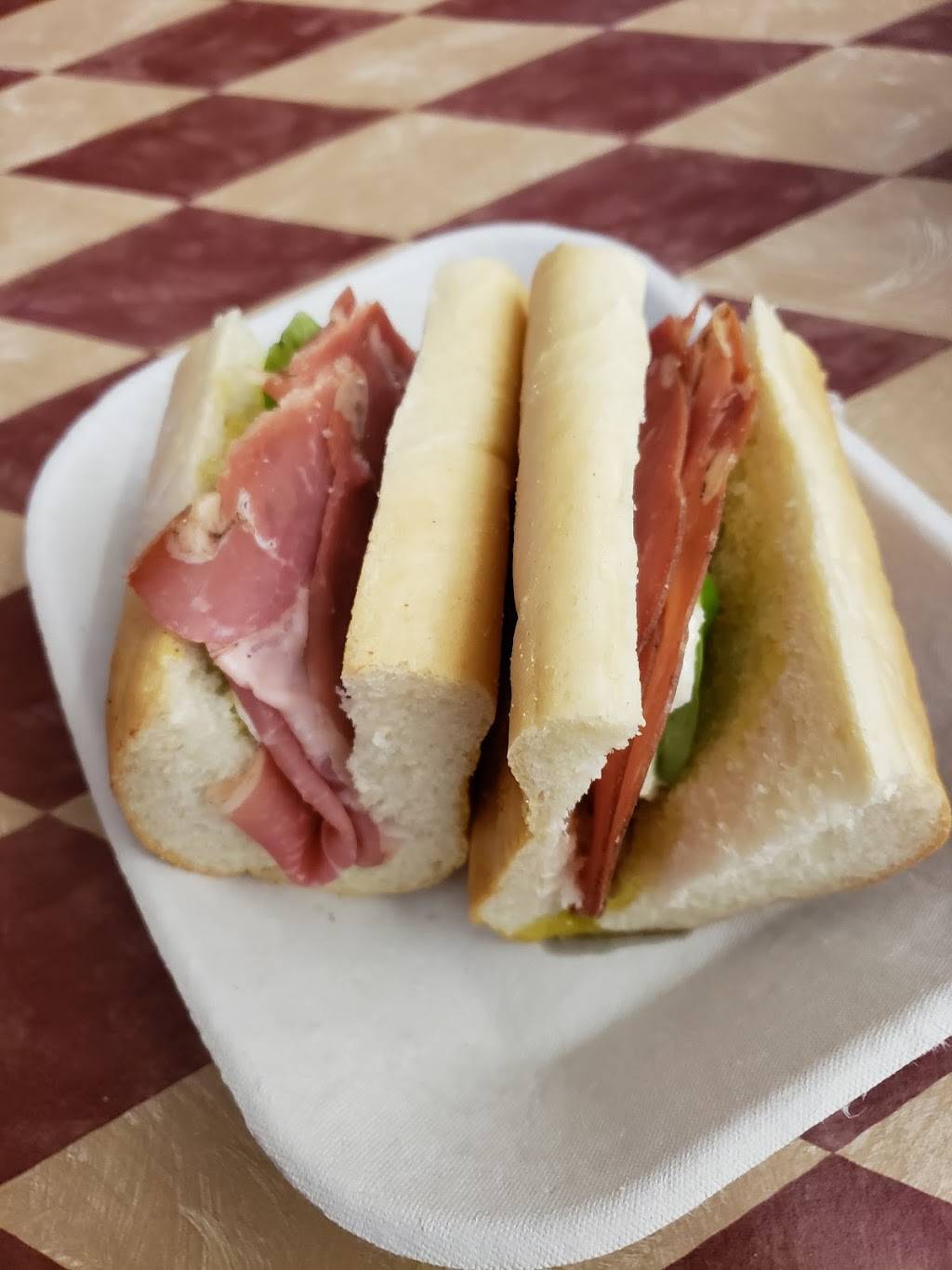 Priscos | restaurant | 8 Romney Rd, Bridgewater, MA 02324, USA | 5086972273 OR +1 508-697-2273