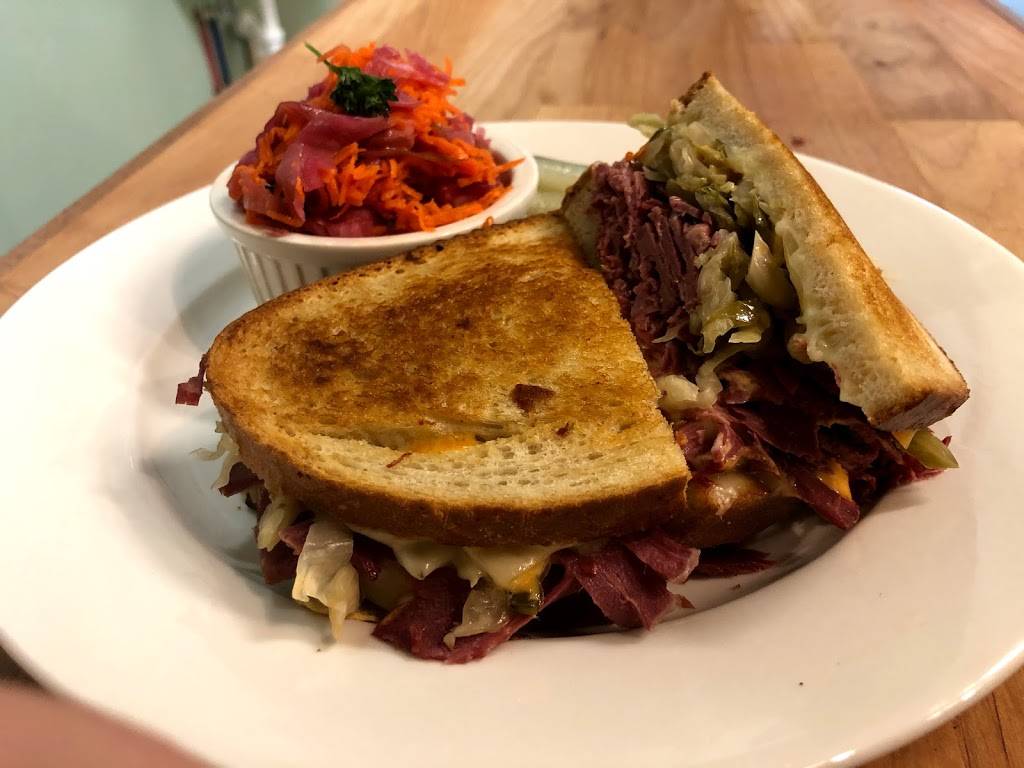 Trolley Stop Cafe | restaurant | 58 Vineyard Ave, Highland, NY 12528, USA | 8452612250 OR +1 845-261-2250