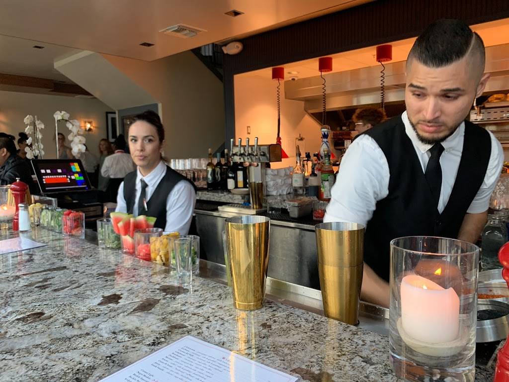 Caló Kitchen + Tequila | restaurant | 2191 Rosecrans Ave, El Segundo, CA 90245, USA | 4242692322 OR +1 424-269-2322