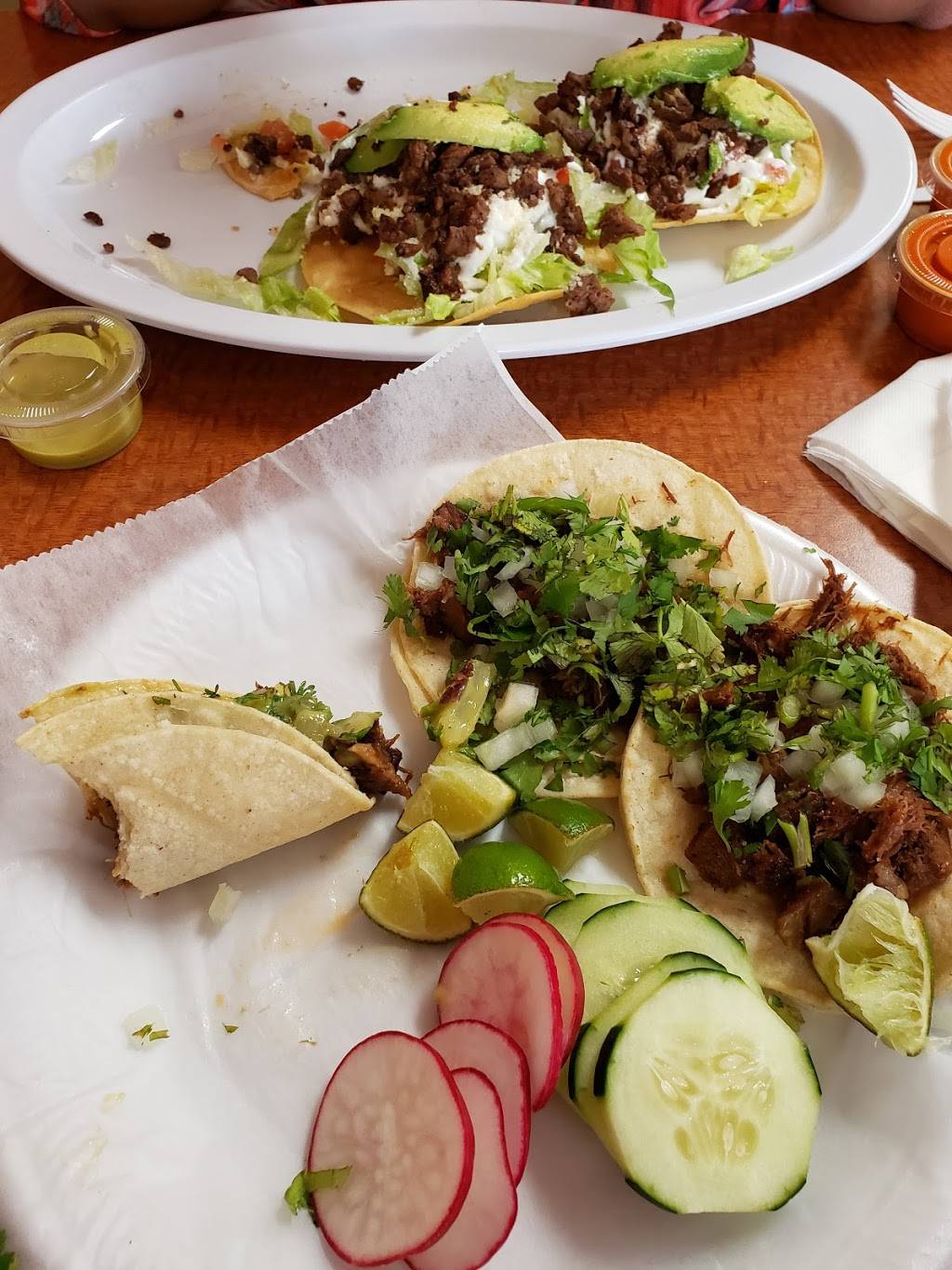 Chinelos Mexican Food | restaurant | 1228 W Littleton Blvd, Littleton, CO 80120, USA | 7207082166 OR +1 720-708-2166