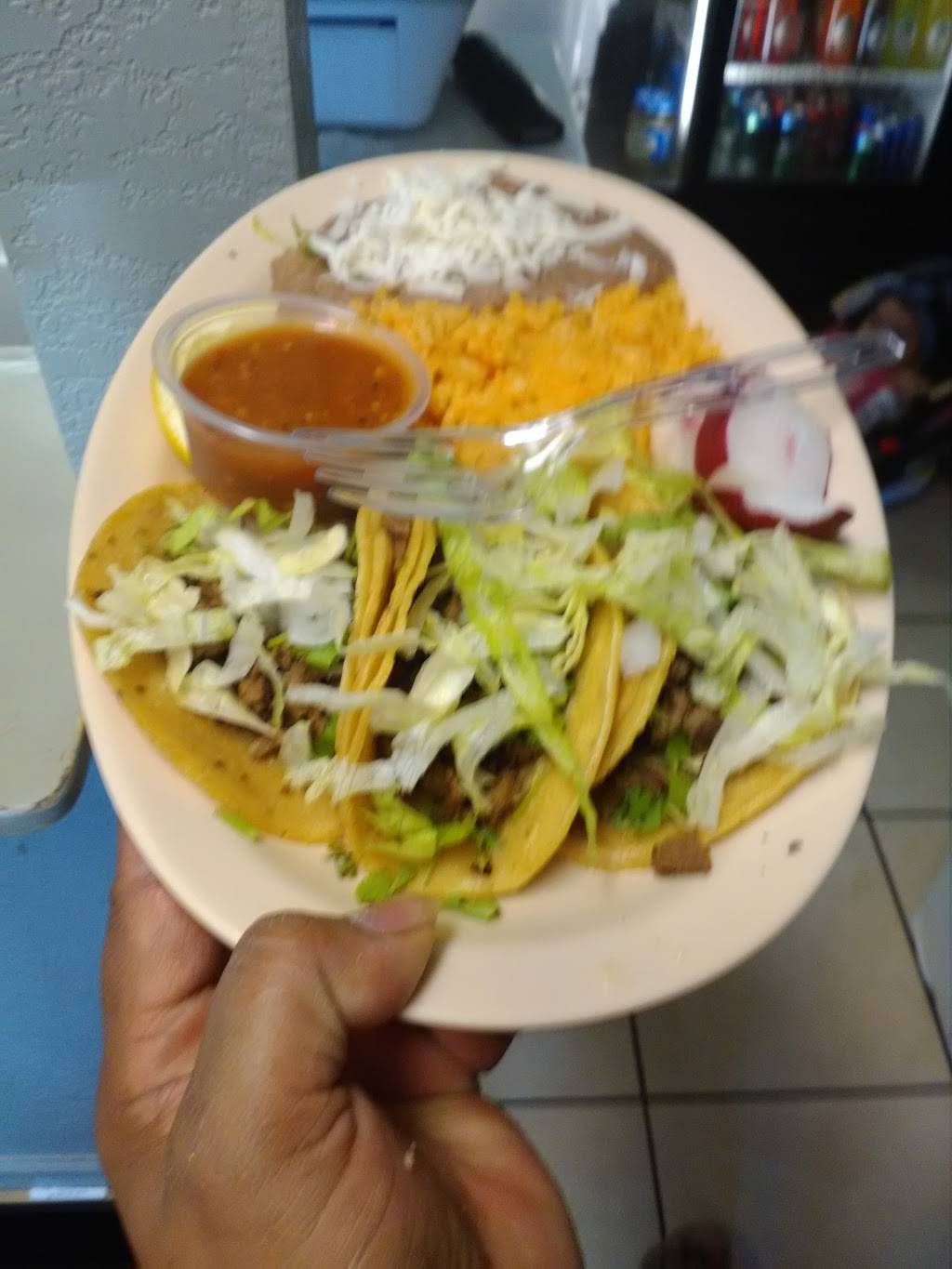 Luisitos Taquitos | restaurant | 17120 Rd 26, Madera, CA 93638, USA | 5596621042 OR +1 559-662-1042