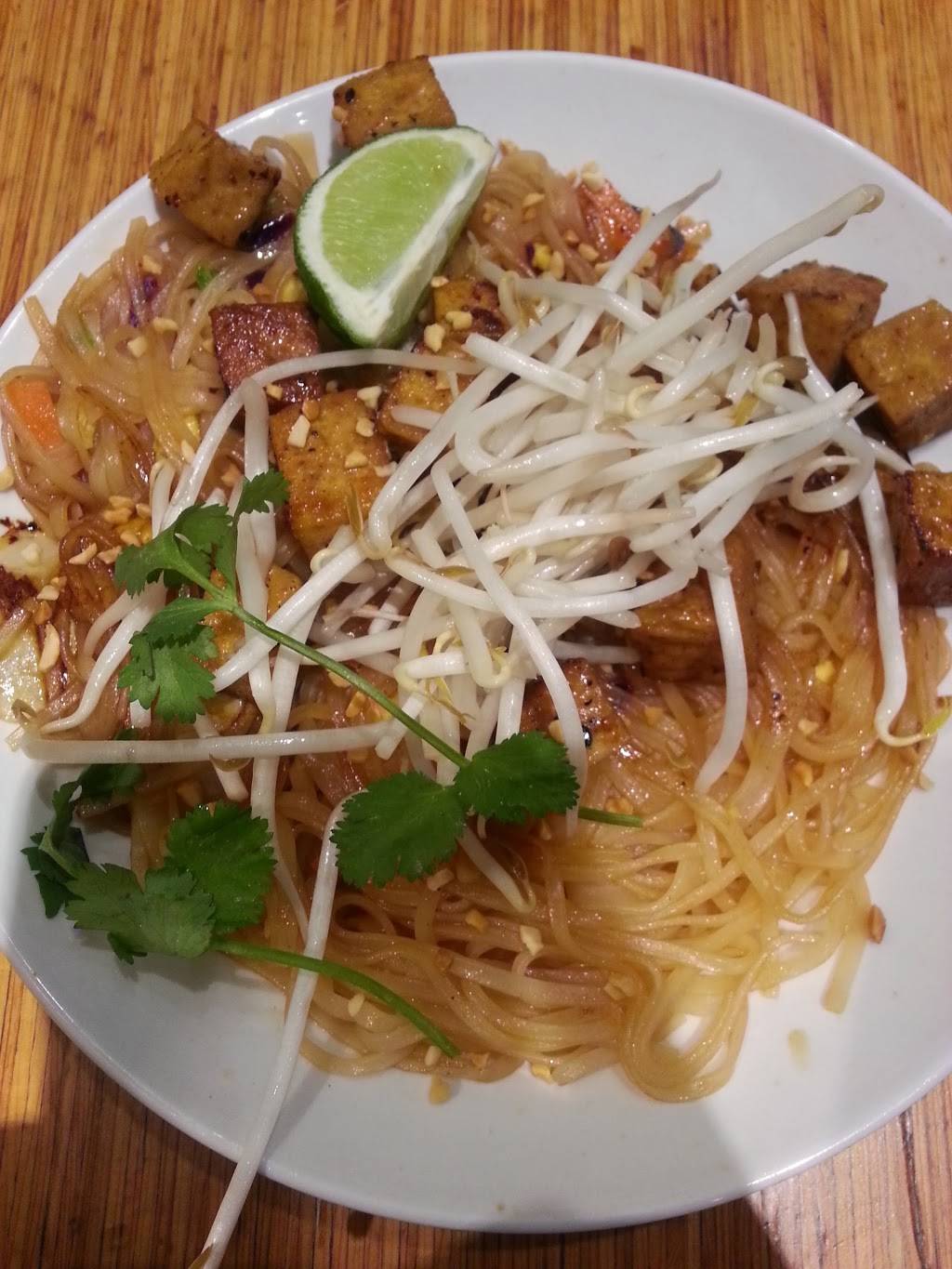 Noodles and Company | restaurant | 10296 Main St, Fairfax, VA 22030, USA | 7032184400 OR +1 703-218-4400