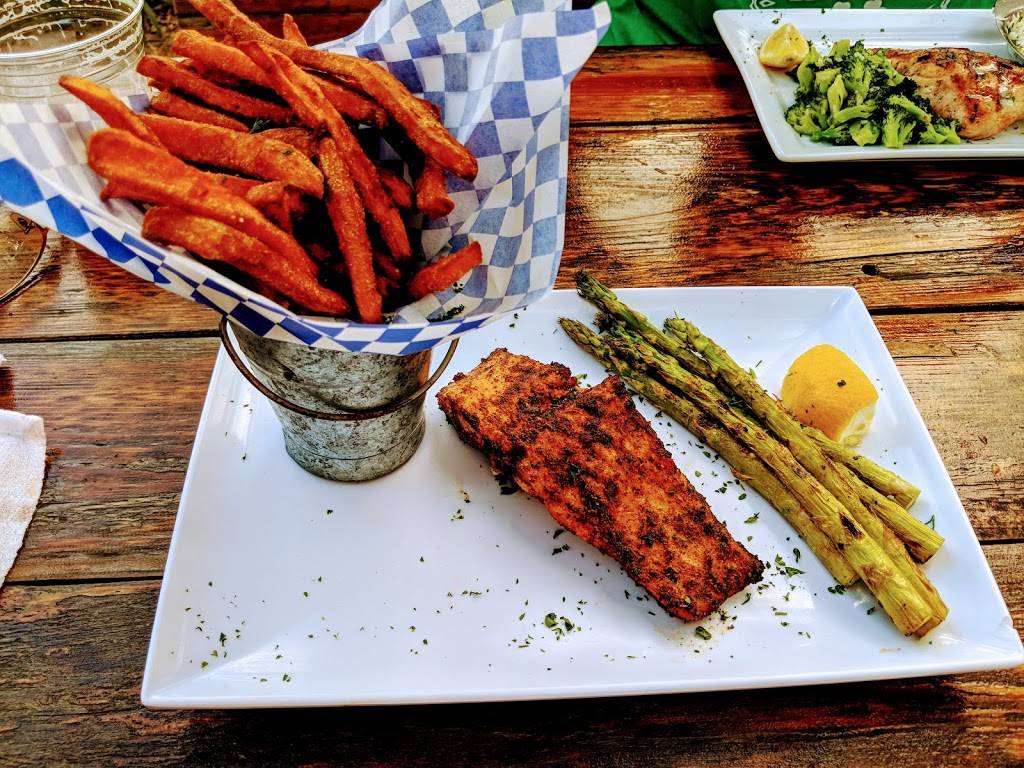 The Fish Depot Bar & Grill | restaurant | 511 NE 4th St, Boynton Beach, FL 33435, USA | 5618065441 OR +1 561-806-5441