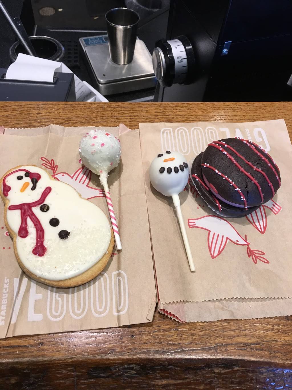 Starbucks | cafe | 920 Norland Ave, Chambersburg, PA 17201, USA | 7172631272 OR +1 717-263-1272