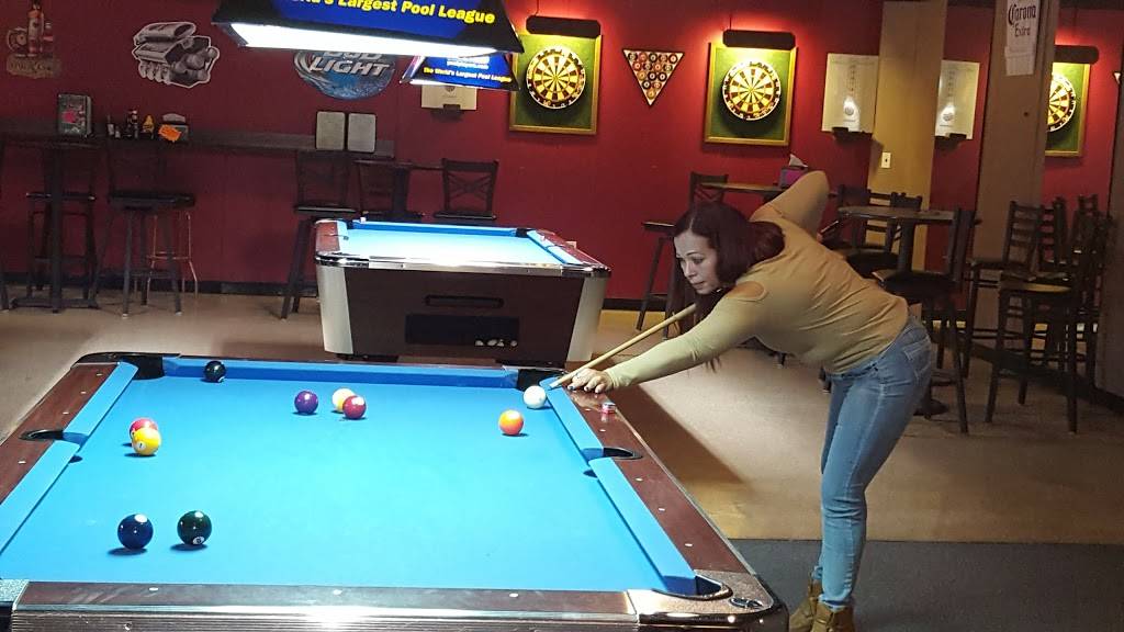 Underground Billards | restaurant | 930 Plainfield St, Johnston, RI 02919, USA | 4013315291 OR +1 401-331-5291