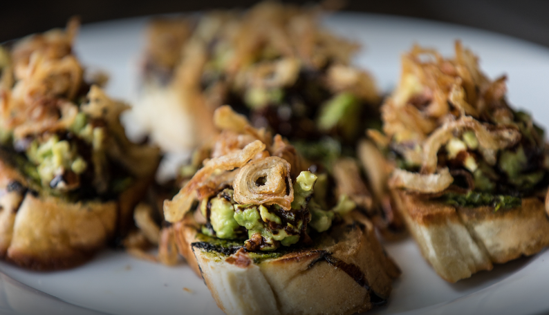 940s Kitchen & Cocktails | restaurant | 219 W Oak St, Denton, TX 76201, USA | 9402186222 OR +1 940-218-6222