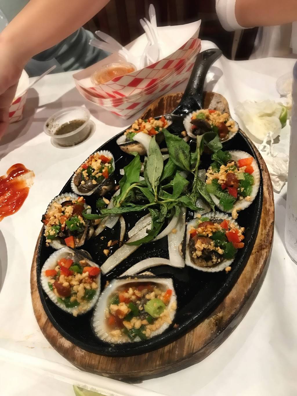 The Wild Crab | restaurant | 9730 Garden Grove Blvd, Garden Grove, CA 92844, USA | 7145308877 OR +1 714-530-8877