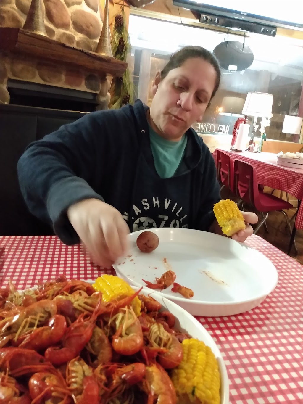 Crustaceans Crawfish | restaurant | 724 S Davis Ave, Cleveland, MS 38732, USA | 6628439343 OR +1 662-843-9343