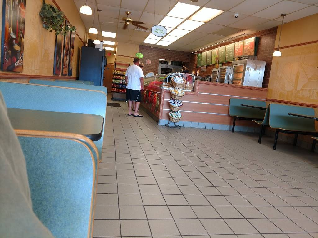 Subway | restaurant | 1596 W Market St, Akron, OH 44313, USA | 3308655984 OR +1 330-865-5984