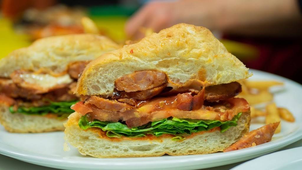 Boca boa grill | restaurant | 1900 Rue Centre, Montréal, QC H3K 1H9, Canada | 5147597474 OR +1 514-759-7474