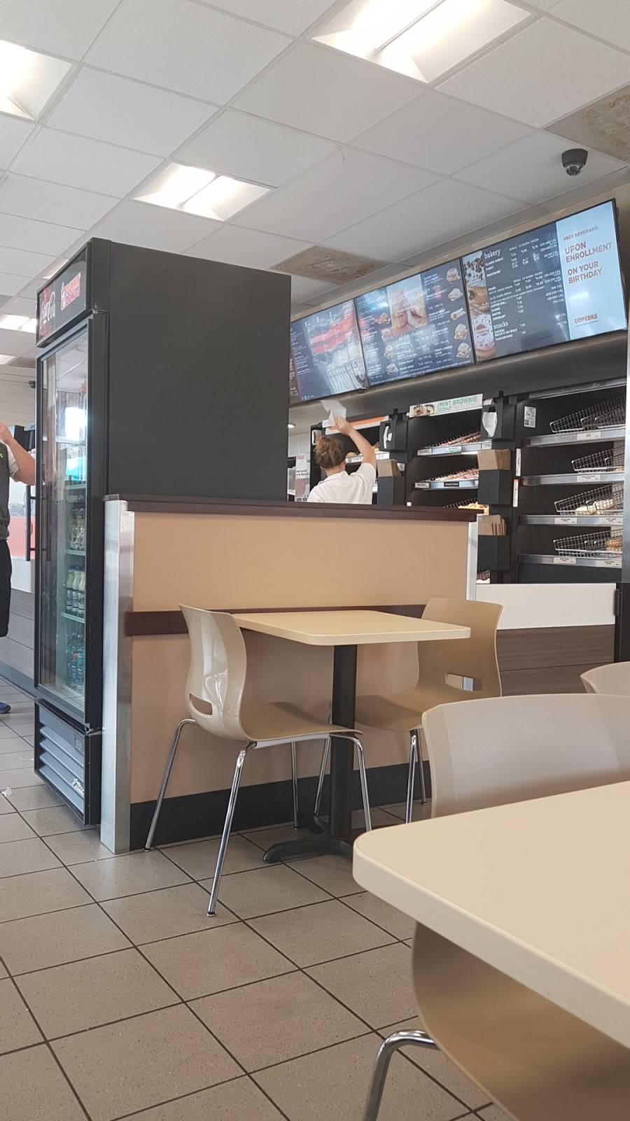 Dunkin | cafe | 1325 Beach Blvd, Jacksonville Beach, FL 32250, USA | 9042497088 OR +1 904-249-7088