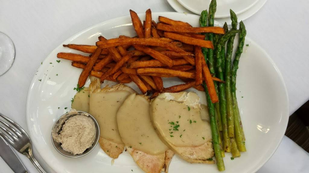 Bistro At the Village Green | restaurant | 403 Village Way, Martinsburg, PA 16662, USA | 8147935234 OR +1 814-793-5234