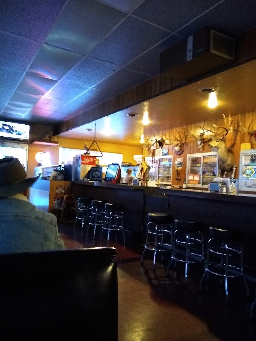 Happy Canyon Pizza Parlor | restaurant | Locust St, Arlington, OR 97812, USA | 5414542227 OR +1 541-454-2227