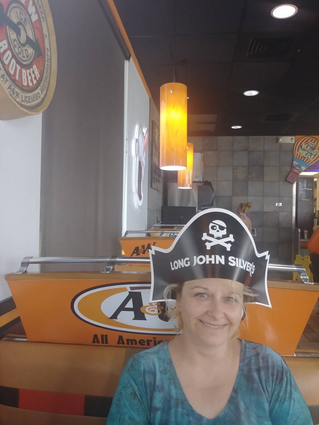 A&W Restaurant | restaurant | 547 S Rock Rd, Wichita, KS 67207, USA | 3166828463 OR +1 316-682-8463