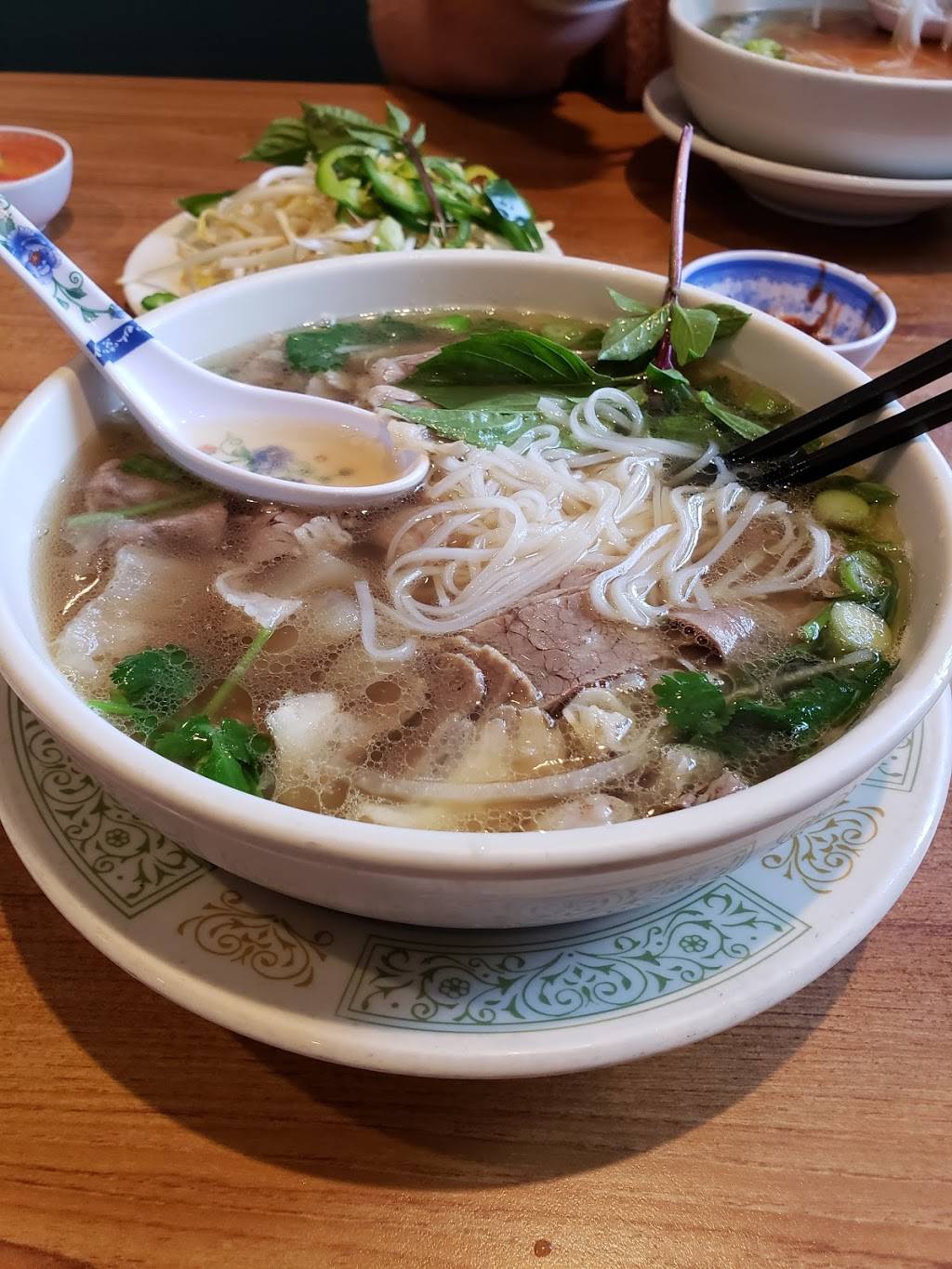 Pho Da Lat | restaurant | 131 Drum Hill Rd, Chelmsford, MA 01824, USA | 9787107636 OR +1 978-710-7636