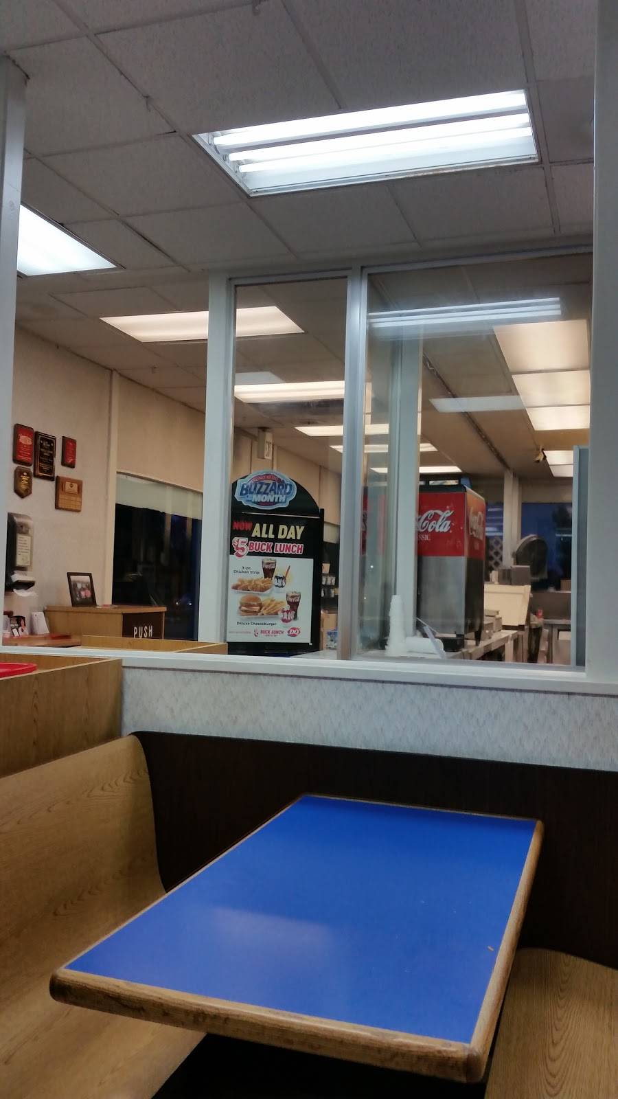 Dairy Queen | restaurant | 1920 S, N Anderson St, Elwood, IN 46036, USA | 7655523422 OR +1 765-552-3422