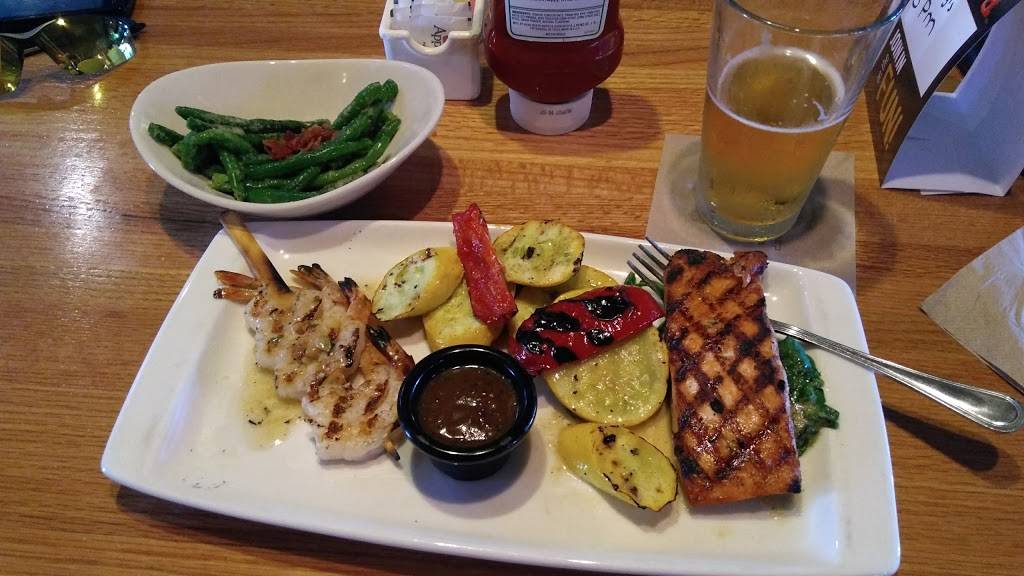 Applebees Grill + Bar | restaurant | 1010 Over Mountain Dr, Elizabethton, TN 37643, USA | 4235479300 OR +1 423-547-9300