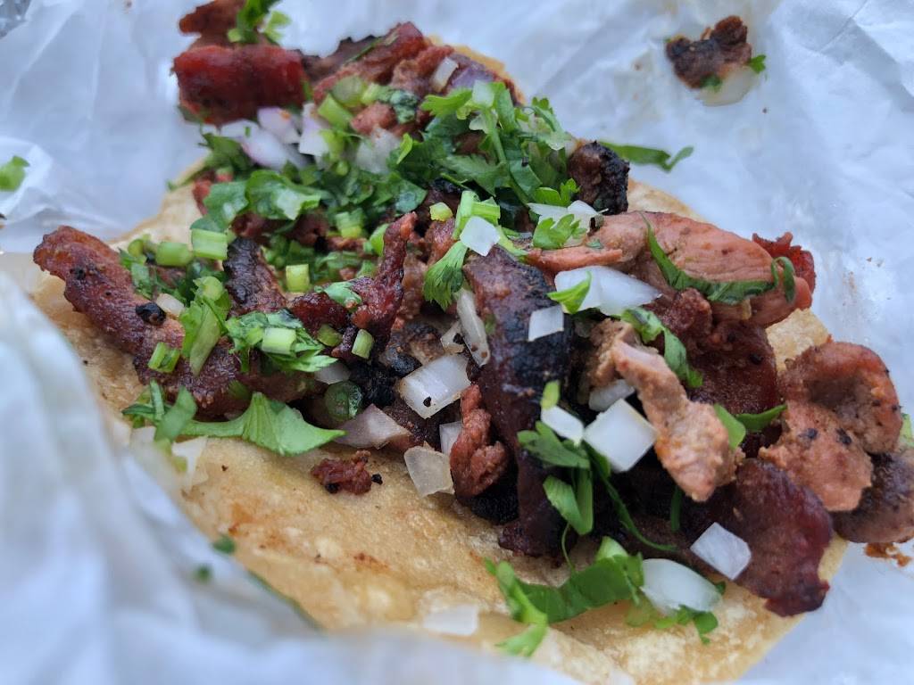 La Mexicana | restaurant | 105 N 1st St, Cary, IL 60013, USA | 8474625810 OR +1 847-462-5810