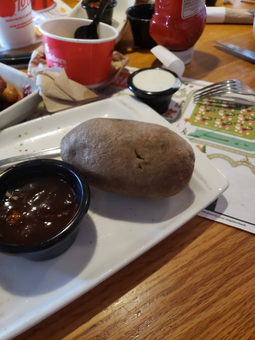 Applebees Grill + Bar | restaurant | 502 N Veterans Pkwy, Bloomington, IL 61701, USA | 3096632134 OR +1 309-663-2134