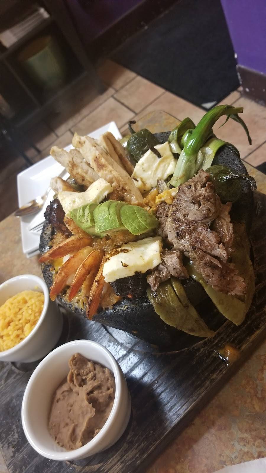 Antojitos Mexicanos Restaurant | restaurant | 15526 Paramount Blvd, Paramount, CA 90723, USA | 5627125992 OR +1 562-712-5992