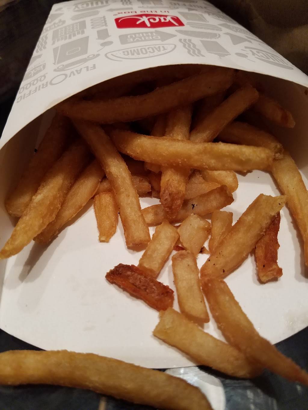 Jack in the Box | restaurant | 1818 N Foster Rd, San Antonio, TX 78244, USA | 2106664140 OR +1 210-666-4140