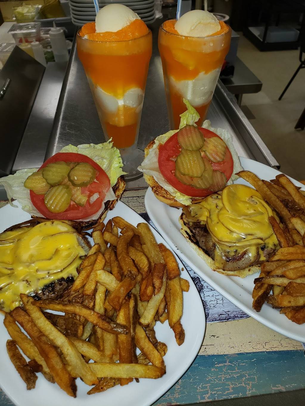 Wagon Wheel Express llc | restaurant | 34 S Howard Ave, Croswell, MI 48422, USA | 8108785252 OR +1 810-878-5252