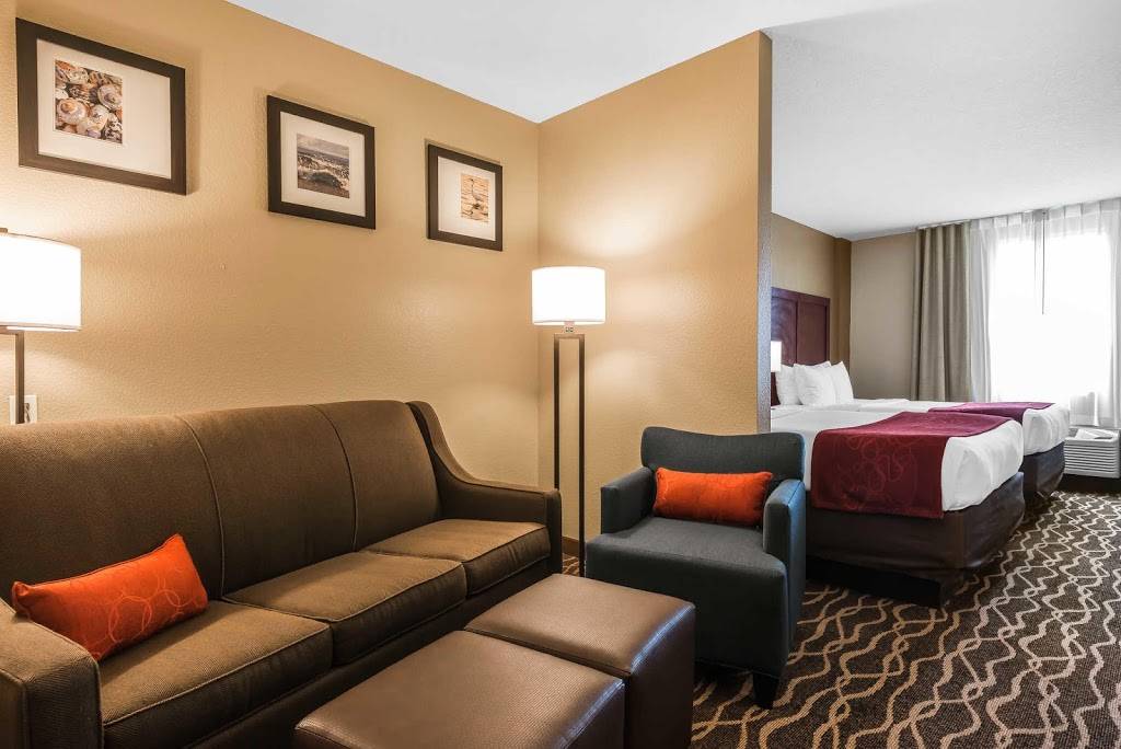 Comfort Suites Tampa Airport North | restaurant | 5421 W Waters Ave, Tampa, FL 33634, USA | 8138808938 OR +1 813-880-8938
