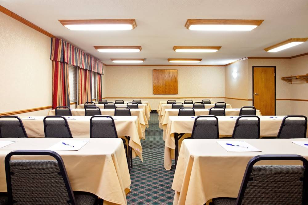 Comfort Inn Ottawa Starved Rock Area | restaurant | 120 W Stevenson Rd, Ottawa, IL 61350, USA | 8155614081 OR +1 815-561-4081