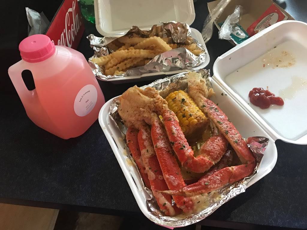 Seafood Lady - W Oak St | restaurant | 107 W Oak St, Louisville, KY 40203, USA | 5022109381 OR +1 502-210-9381