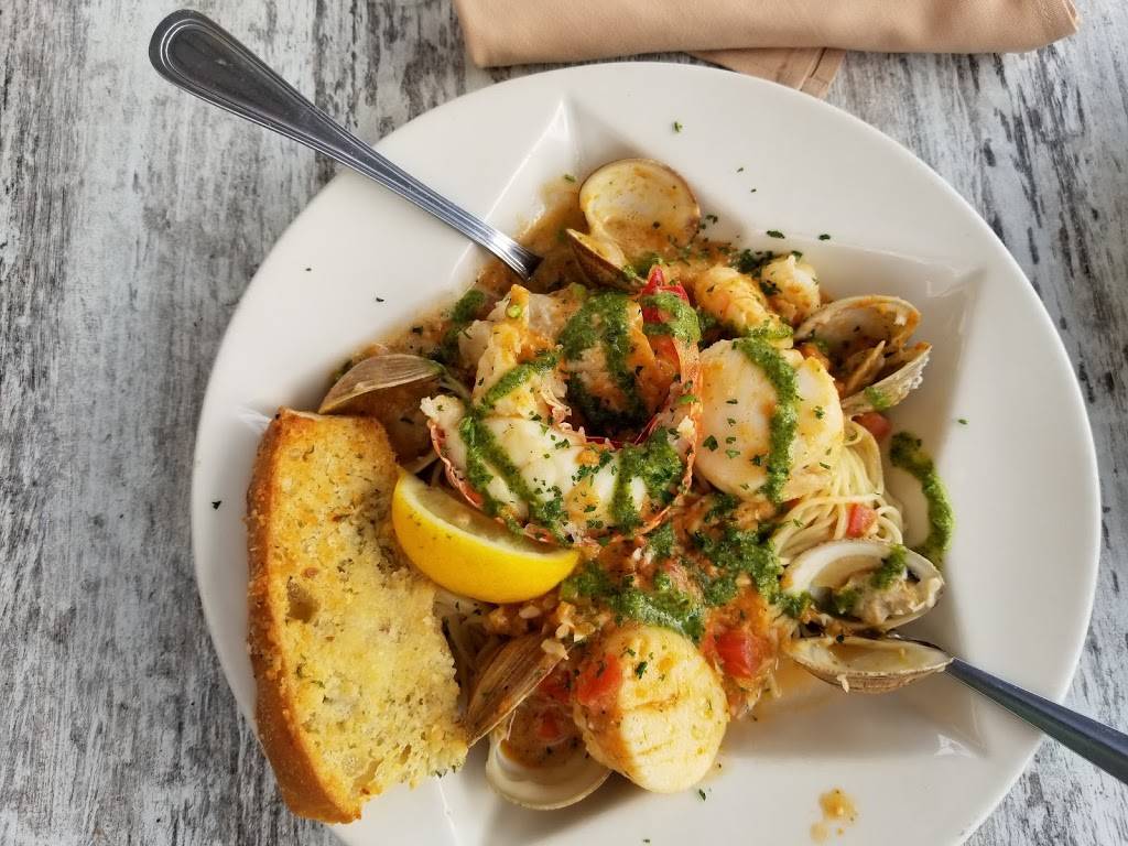 The Beach House Restaurant | restaurant | 200 Gulf Dr N, Bradenton Beach, FL 34217, USA | 9417792222 OR +1 941-779-2222