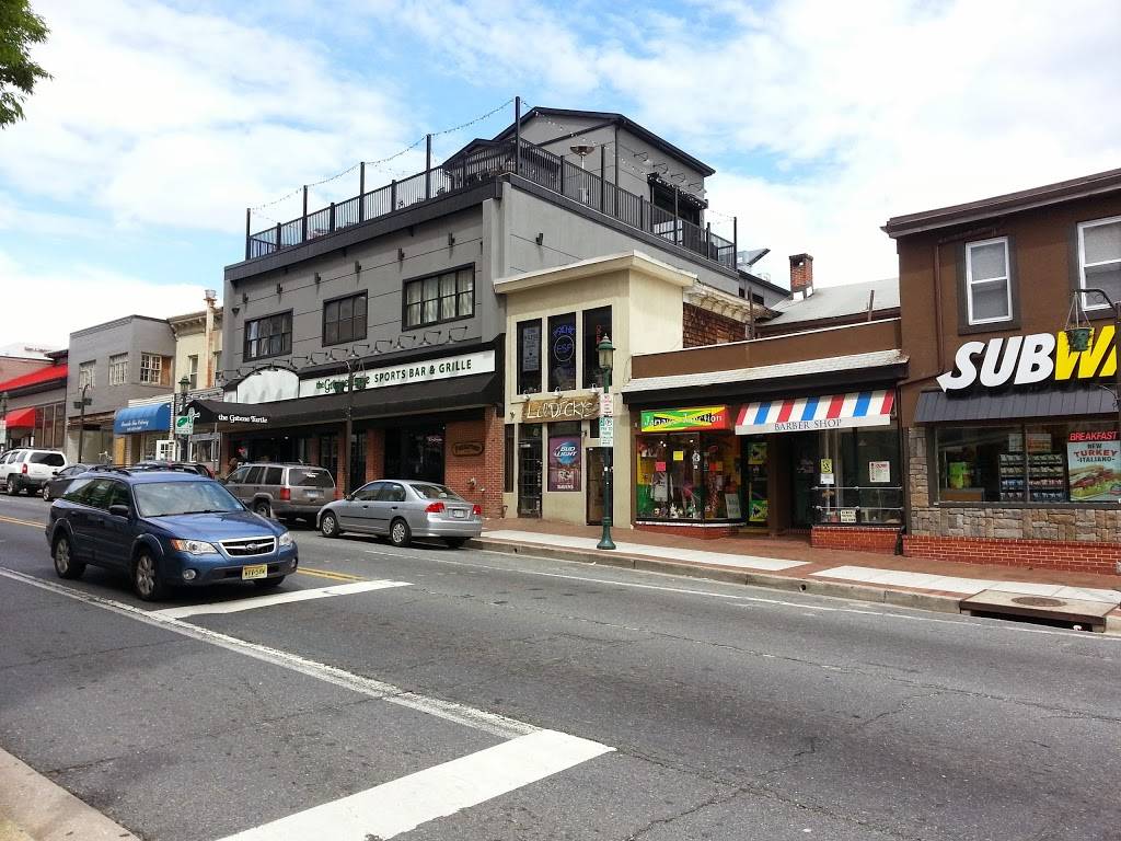 The Greene Turtle Sports Bar & Grille | restaurant | 408 York Rd, Towson, MD 21204, USA | 4108253980 OR +1 410-825-3980